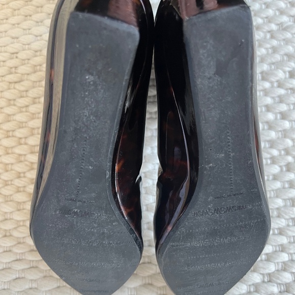 Stuart Weitzman Women’s Brown Gloss Tortoise Ankle Pointed Toe Boot 6 Wedge Heel - Picture 10 of 10